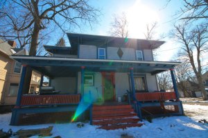 601201_10151587587868825_1098329571_n